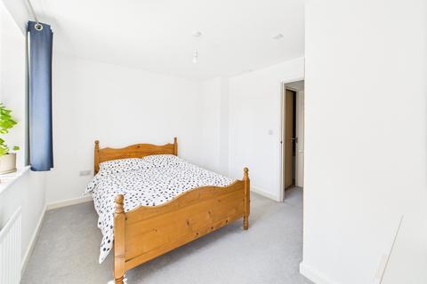 17 Acorn Way, Hardwicke, Gloucester, GL2 4AY
