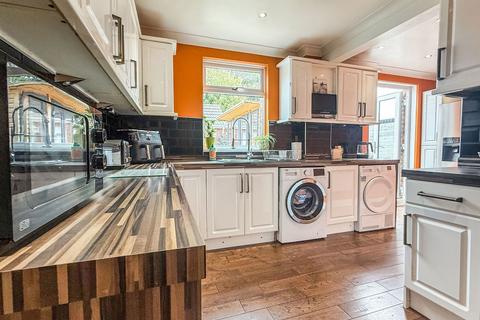13 Brixton Close, Hull, HU8 0QL