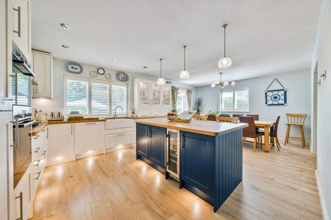 undefined, Avenue Road, Farnborough , GU14