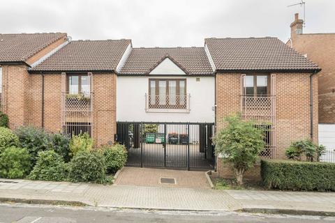 1 bedroom flat for sale, Aslett Street, London SW18