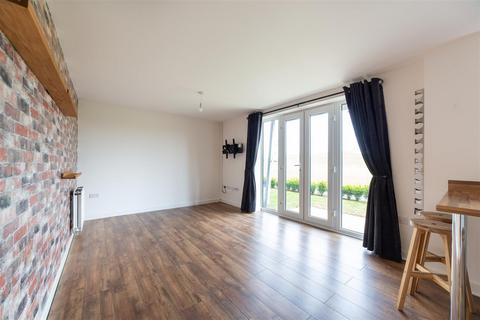 2 bedroom apartment for sale, Elmwood Park Court, Great Park, NE13