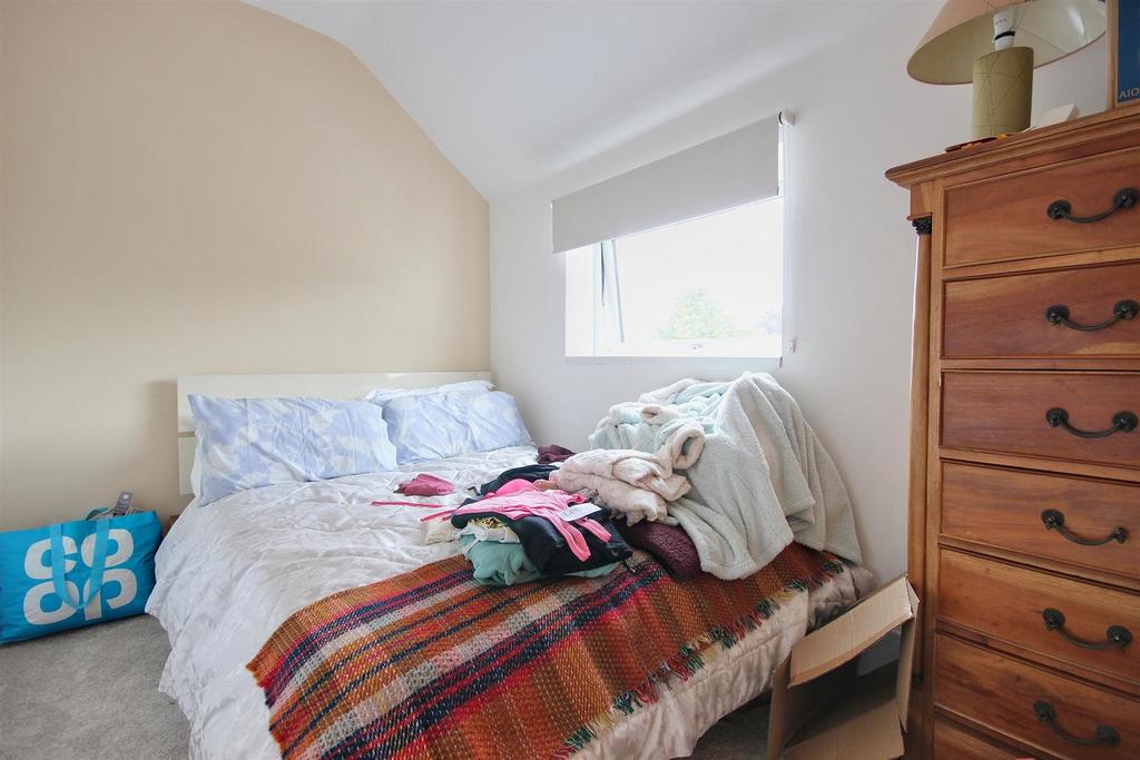 Bedroom 2 (rear)