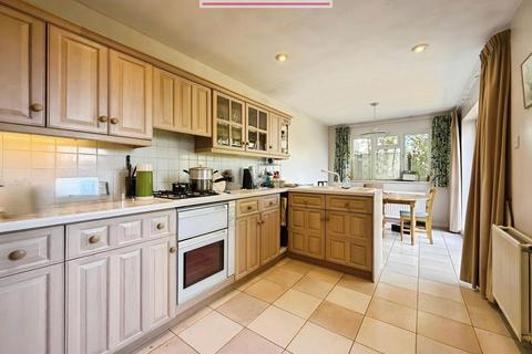 4 bedroom semi-detached house for sale, Hazel End, Swanley, Kent, BR8