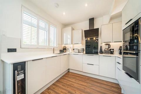 3 bedroom semi-detached house for sale, Rayford Avenue, London SE12