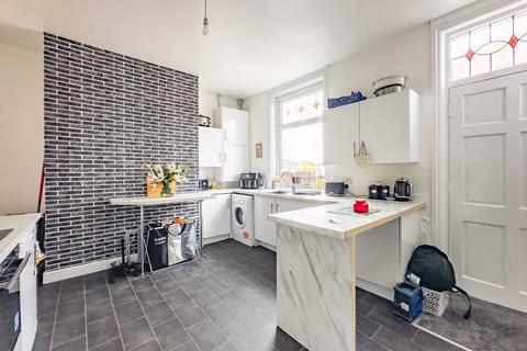 3 bedroom terraced house for sale, High Street, Heckmondwike