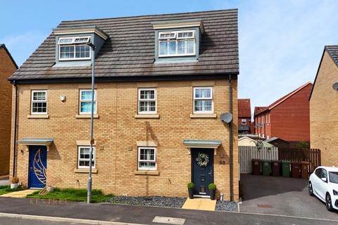 93 Stoborough Crescent, Featherstone, Pontefract, WF7 5FA