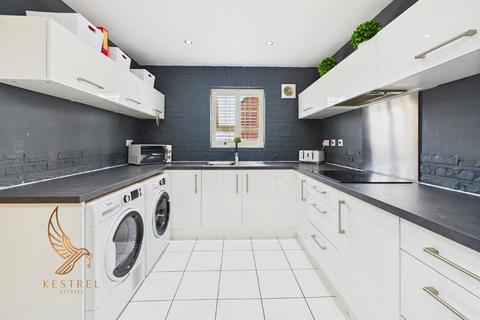93 Stoborough Crescent, Featherstone, Pontefract, WF7 5FA