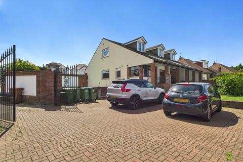 5 bedroom detached bungalow for sale, 31 Penn Lane, Bexley