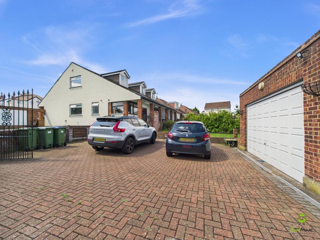 Presented by Nicoleta at Ewe Move Bexleyheath and D