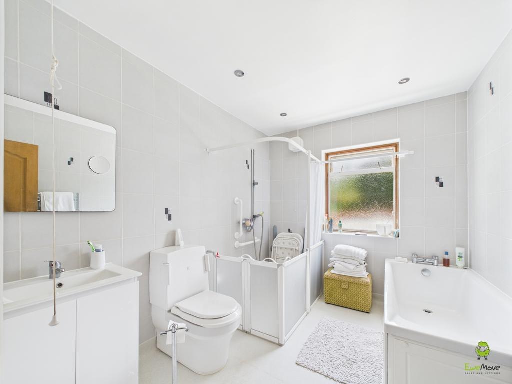 Presented by Nicoleta at Ewe Move Bexleyheath and D