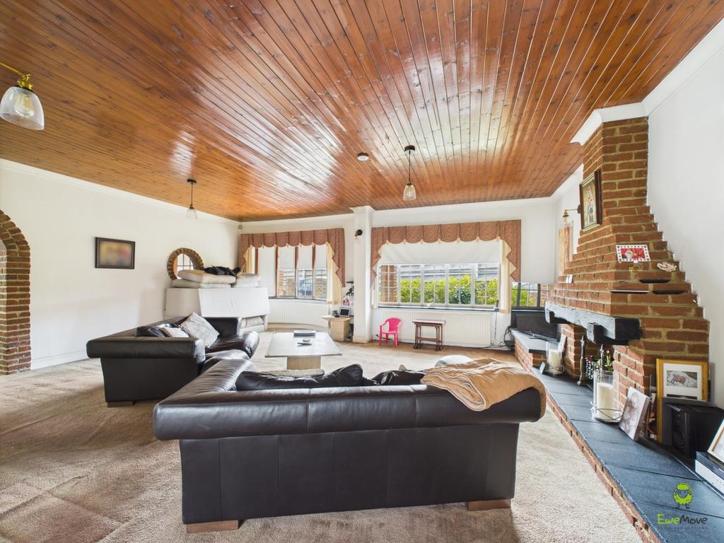 Presented by Nicoleta at Ewe Move Bexleyheath and D