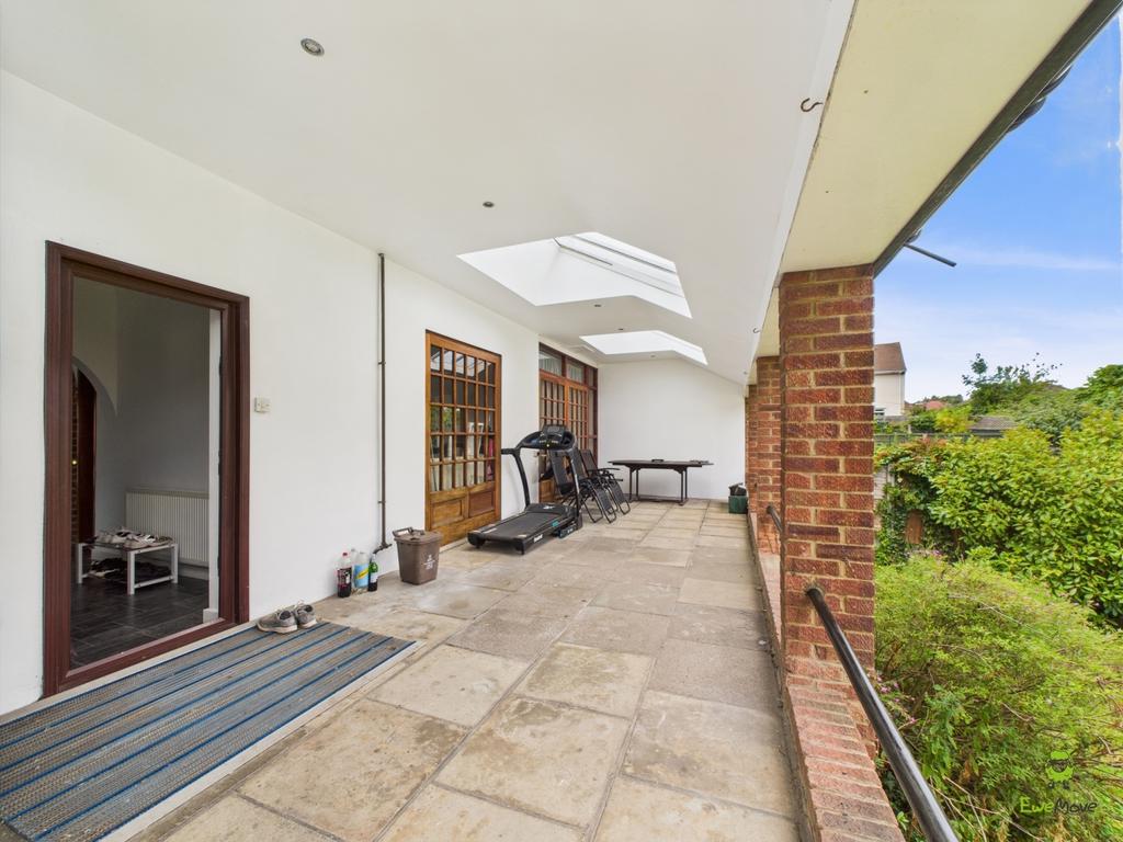 Presented by Nicoleta at Ewe Move Bexleyheath and D