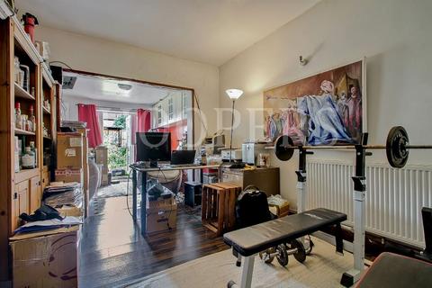 3 bedroom terraced house for sale, North Circular Road, London, NW2