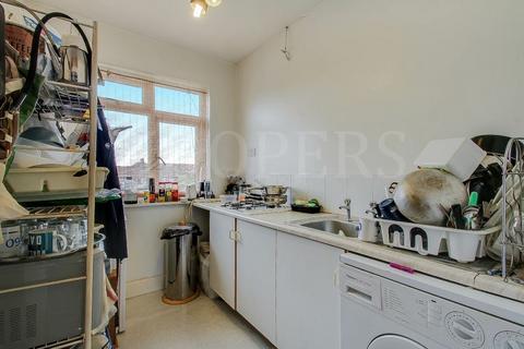 3 bedroom terraced house for sale, North Circular Road, London, NW2