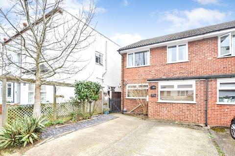 undefined, Somerset Road, Hampshire GU14
