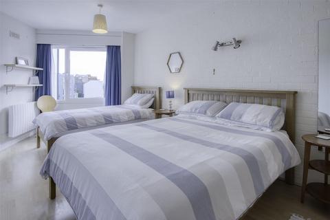 2 bedroom apartment for sale, St Marys Court, St Marys Street, Tenby