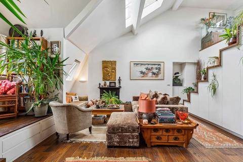 2 bedroom flat for sale, Queens Mansions, London, W6