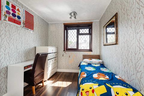 4 Widecombe Road, London, SE9 4HQ