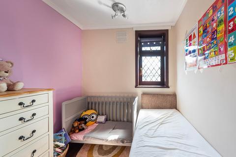 4 Widecombe Road, London, SE9 4HQ