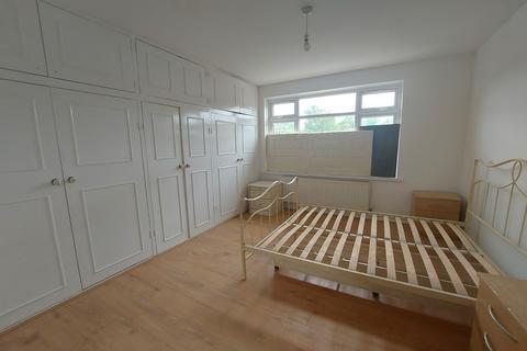 7 bedroom terraced house for sale, Hillside Avenue, IG8