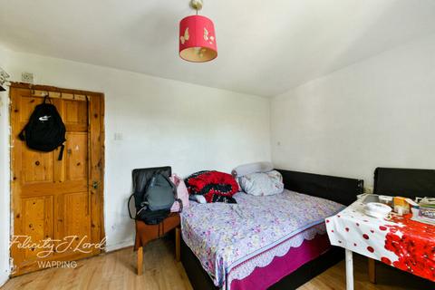 2 bedroom flat for sale, Sutton Street, London E1