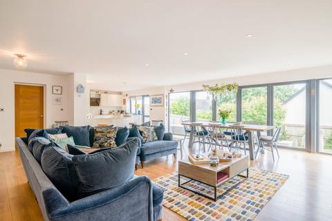 5 bedroom detached house for sale, Parc Road, Usk