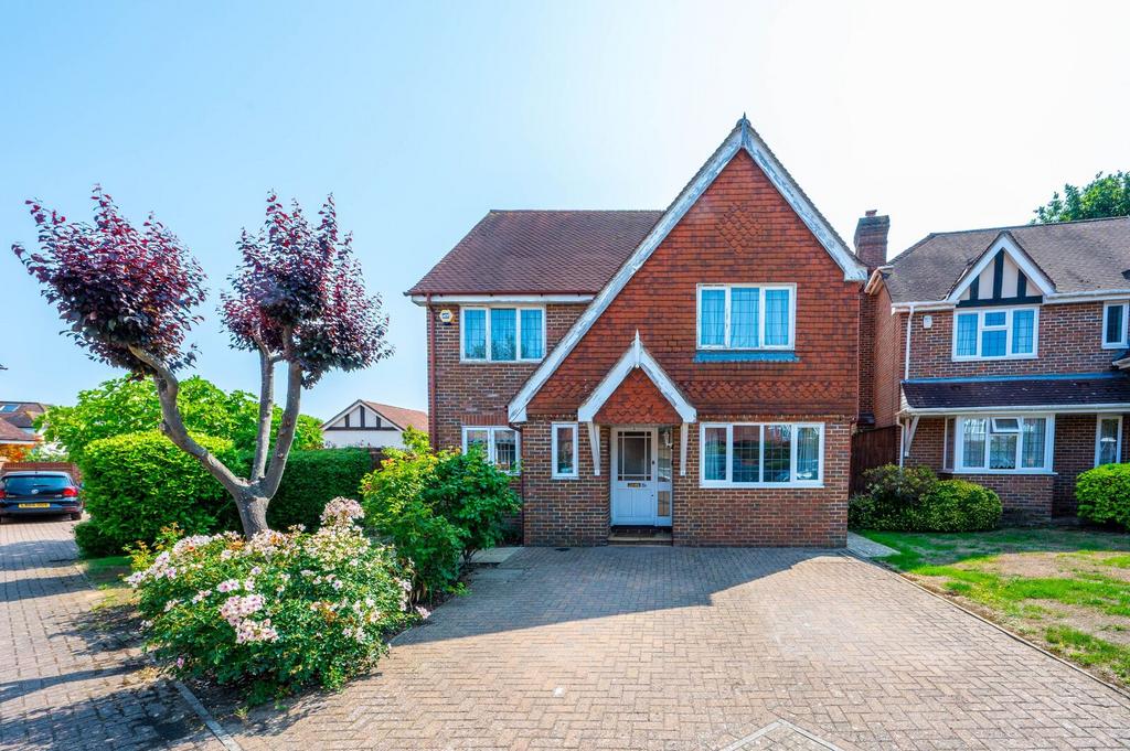Detached house exterior, driveway