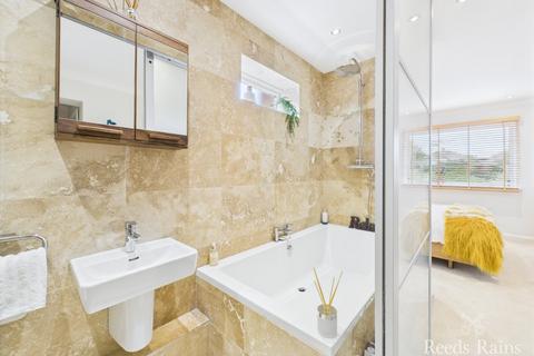 4 bedroom semi-detached house for sale, Kilburn Road, Durham TS18