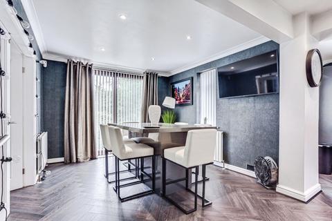 6 bedroom detached house for sale, Lynwood Drive, West Yorkshire WF2