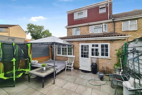 undefined, Leys Road, Hemel Hempstead HP3