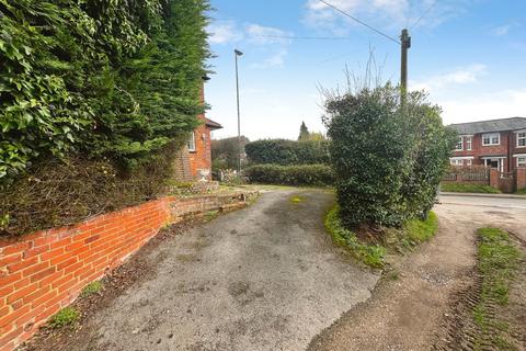 undefined, Bath Road, Knowl Hill, Reading