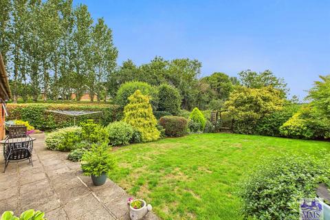 undefined, Swillers Lane, Shorne