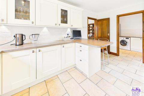 undefined, Swillers Lane, Shorne