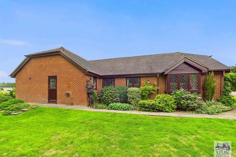 4 bedroom detached bungalow for sale, Swillers Lane, Shorne