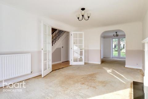14 The Grange, Skellow, Doncaster, DN6 8SH