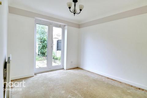 14 The Grange, Skellow, Doncaster, DN6 8SH