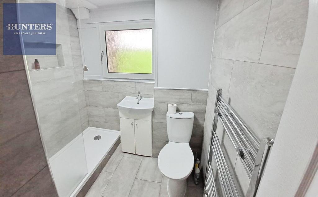 0d0f0be3-105 20 GR 20bathroom.jpg