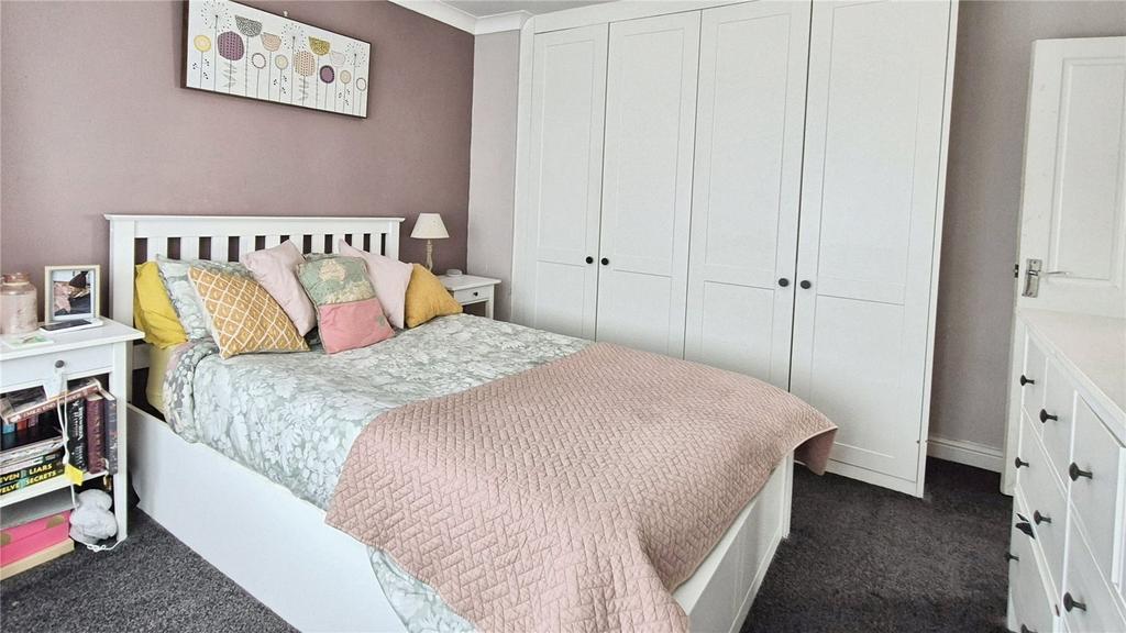 Bedroom 1 (2)