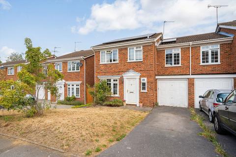 Hillcrest, Weybridge KT13