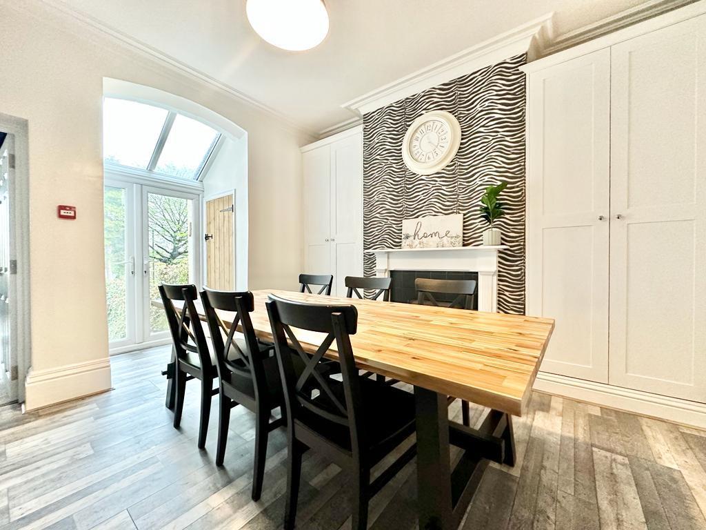 Dining Room.JPG