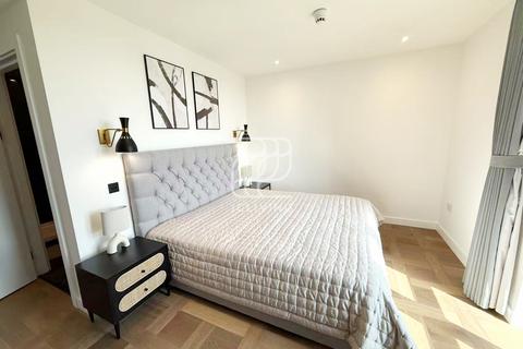 3 bedroom flat to rent, London, E1W