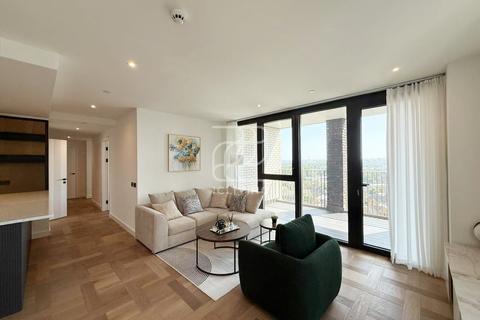 3 bedroom flat to rent, London, E1W
