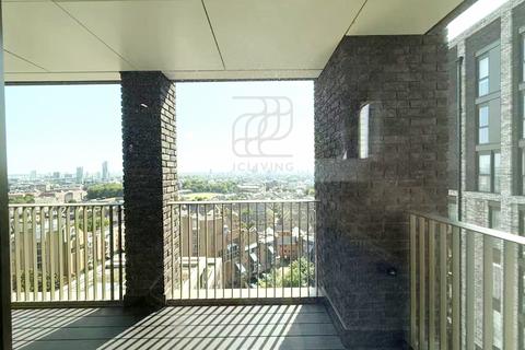 3 bedroom flat to rent, London, E1W