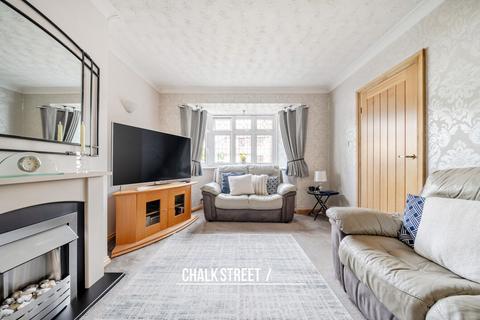 3 bedroom semi-detached house for sale, Eyhurst Avenue, Hornchurch, RM12