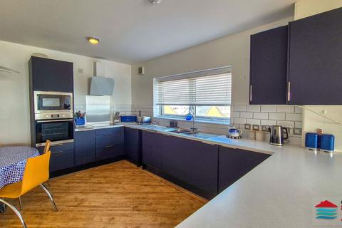 2 bedroom apartment for sale, West End Parade, Pwllheli, LL53