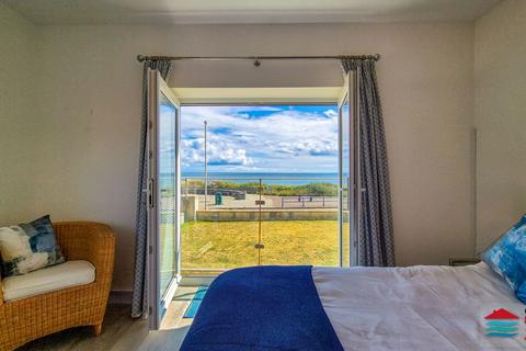 2 bedroom apartment for sale, West End Parade, Pwllheli, LL53