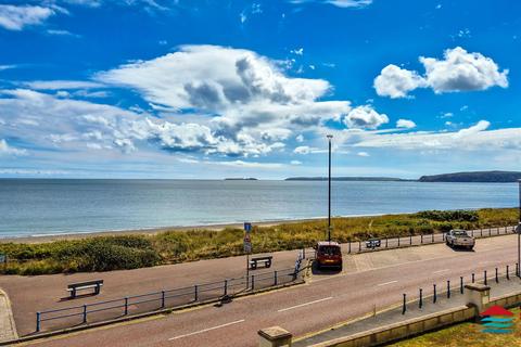 2 bedroom apartment for sale, West End Parade, Pwllheli, LL53