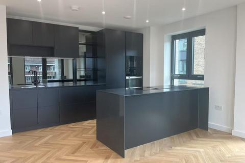 2 bedroom apartment to rent, Emperor Point, London N4