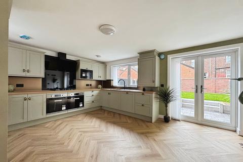 4 bedroom semi-detached house for sale, Belper Terrace, Chapel Street, Levenshulme, Manchester, M19