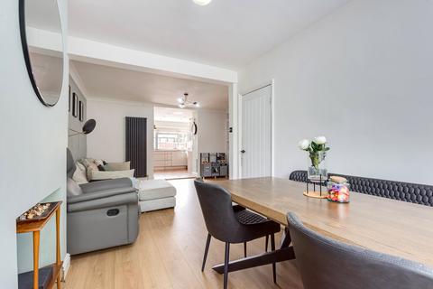 2 Brookend Road, Sidcup, DA15 8BE